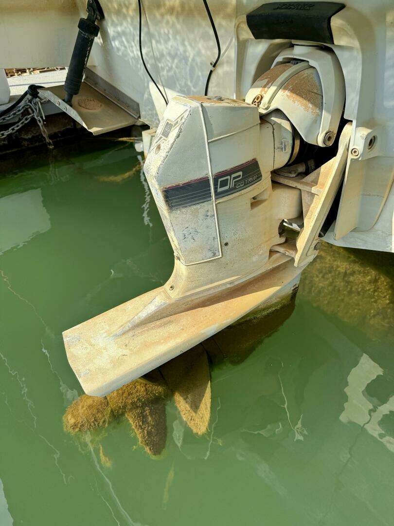 1994 Chaparral Signature 27 Cabin Cruiser - Image 100