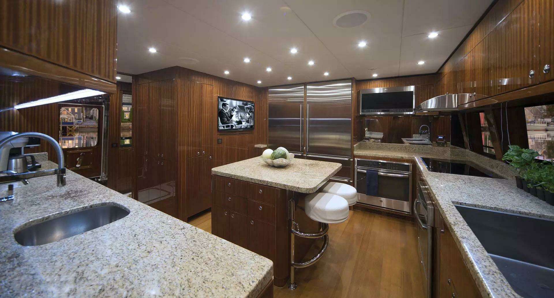 2016 Hargrave Raised Pilothouse - Image 14