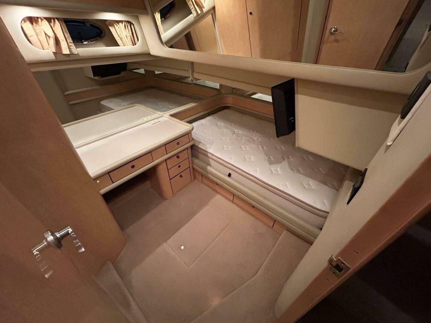 1999 Sea Ray 560 Sedan Bridge - Image 20