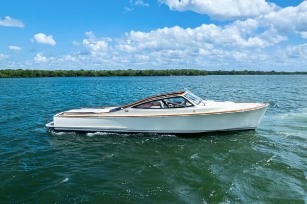 2008 Hinckley Talaria 38R