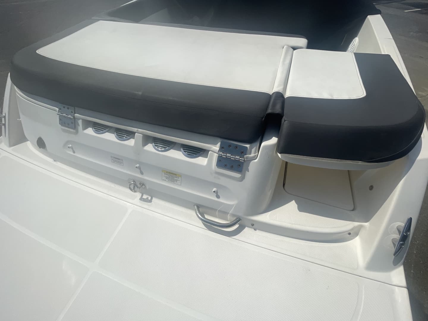 2019 Bayliner VR6 Bowrider I/O - Image 5