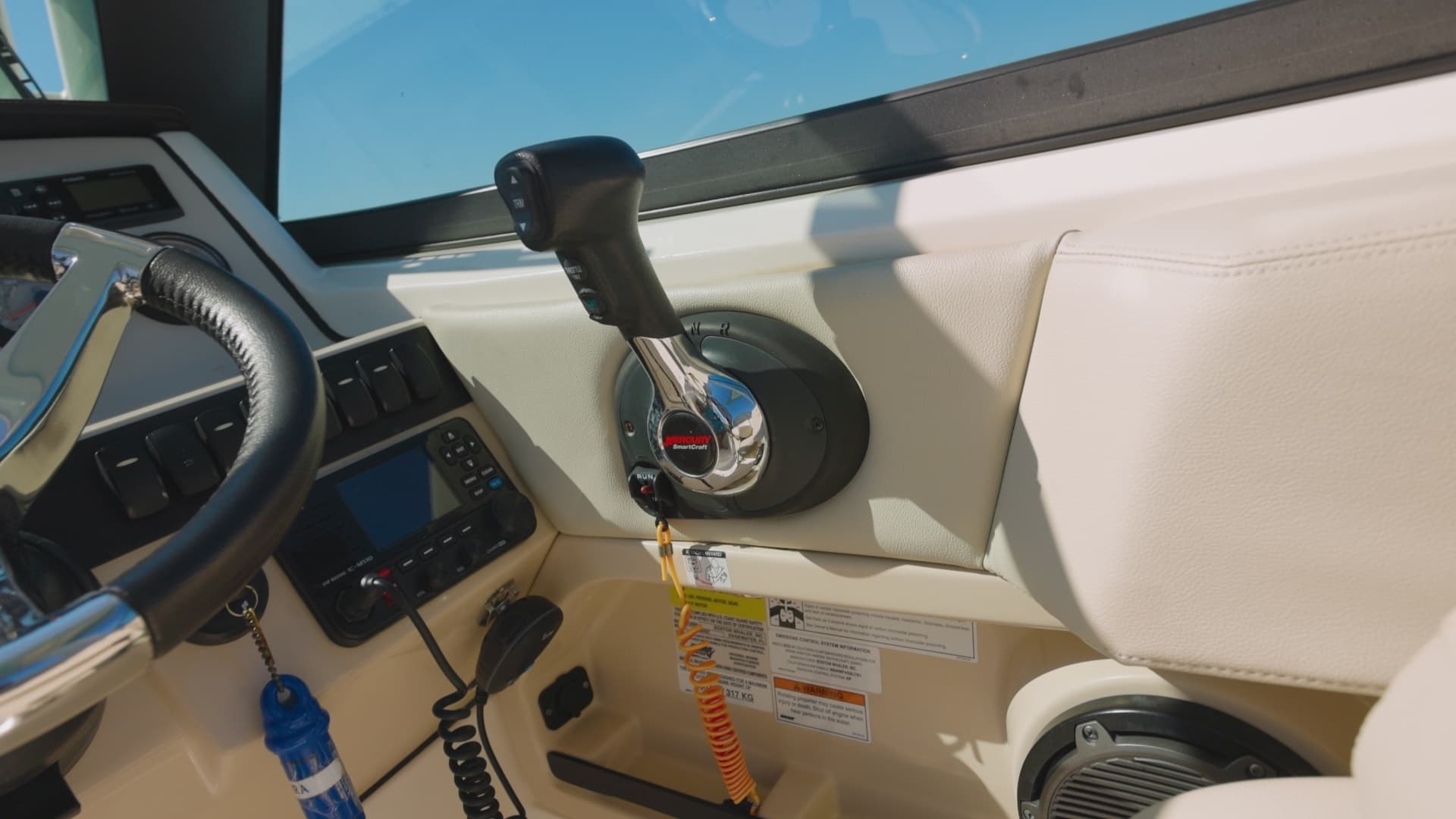 2022 Boston Whaler Vantage - Image 11