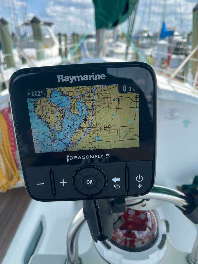 2000 Beneteau Oceanis 311 - Image 19