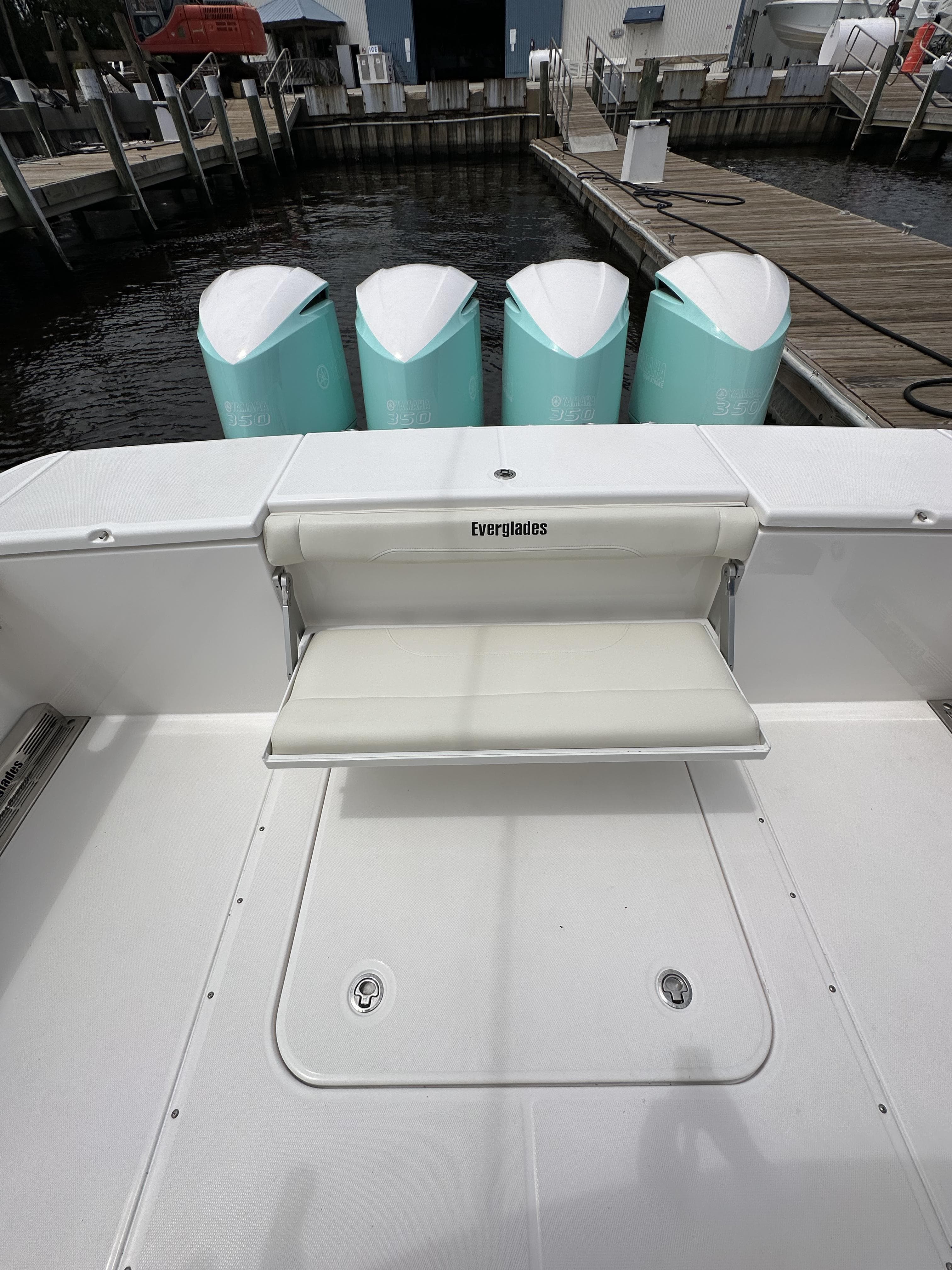 2017 Everglades 435 Center Console - 74