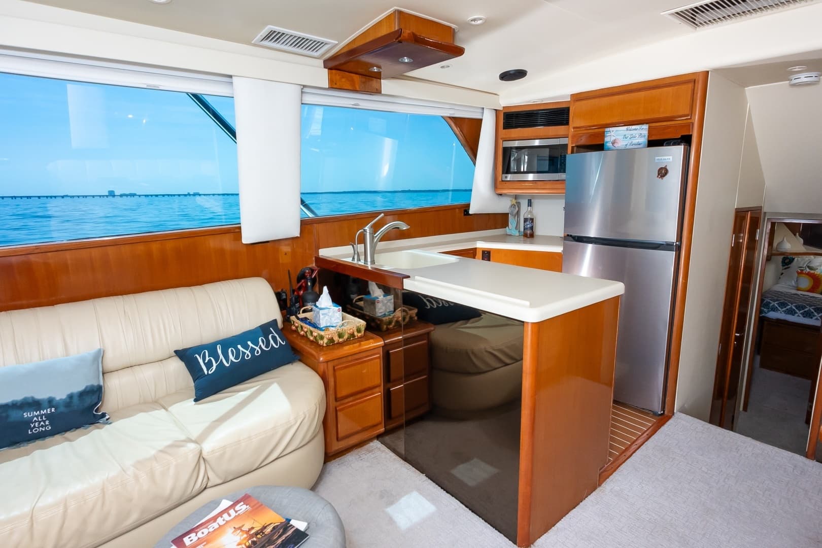 1998 Viking 47 Convertible - Image 34