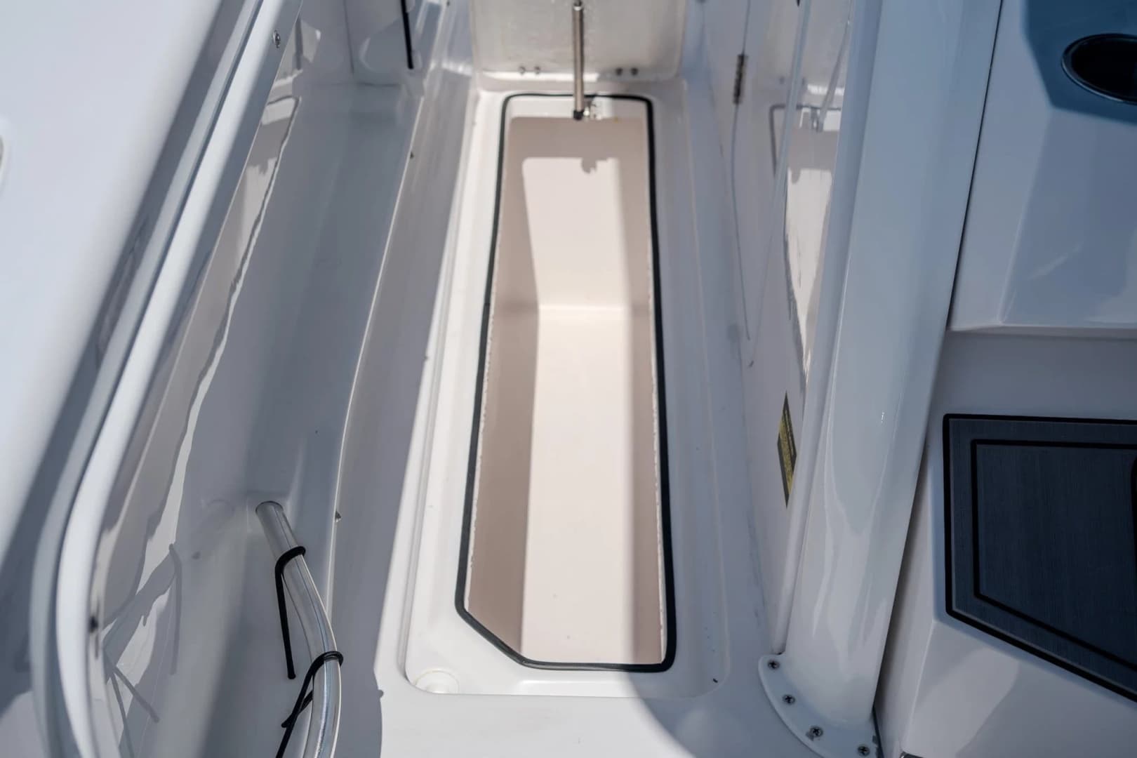 2026 Twin Vee 240 GFX2 CC - Image 14