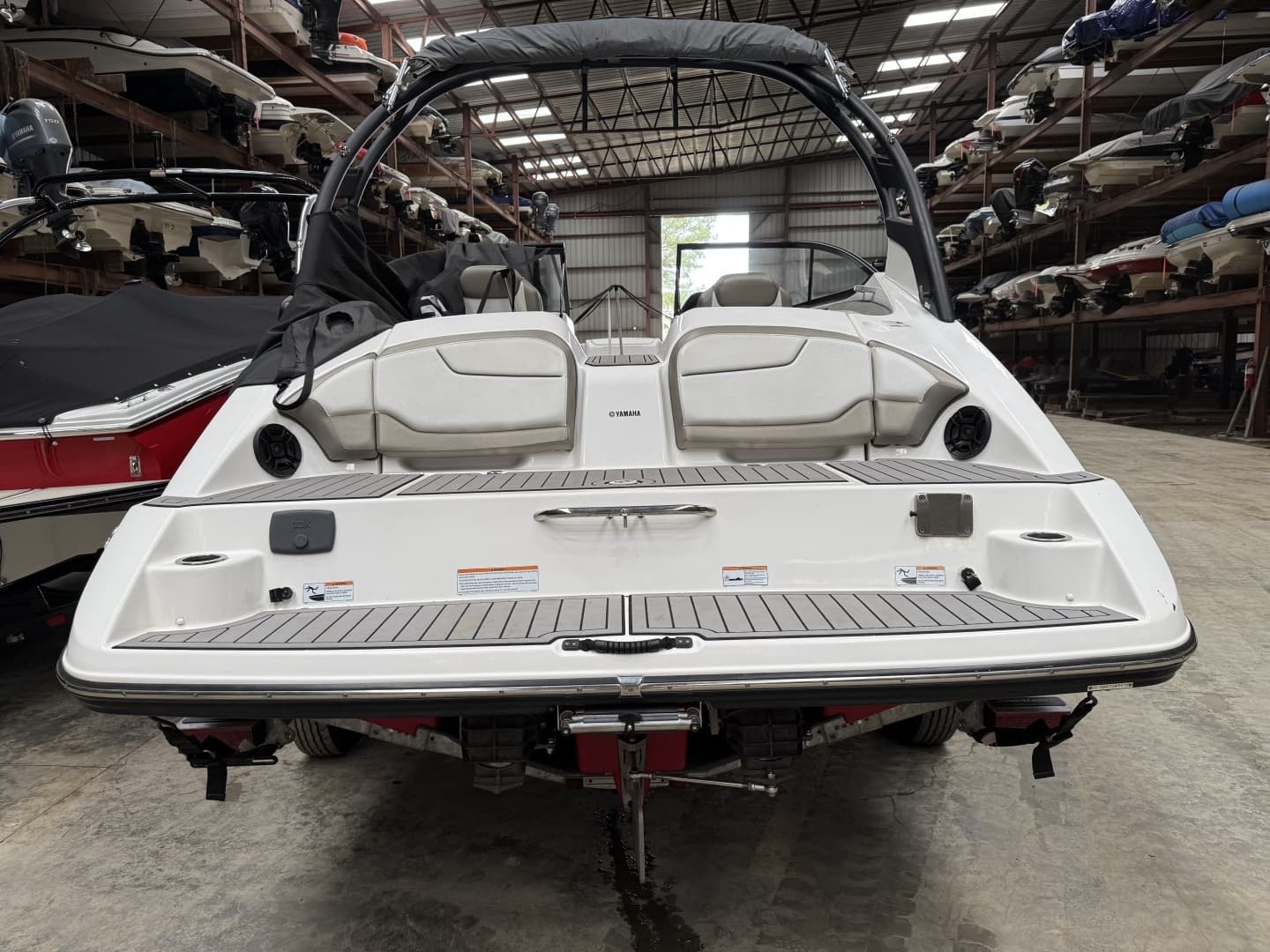 2018 Yamaha Boats 212 Limited S - Image 2