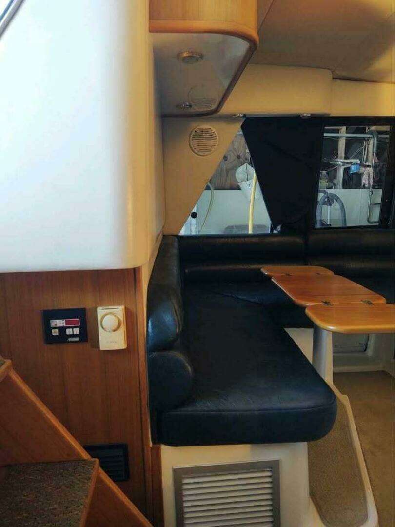 2000 Bayliner 4788 - Image 23