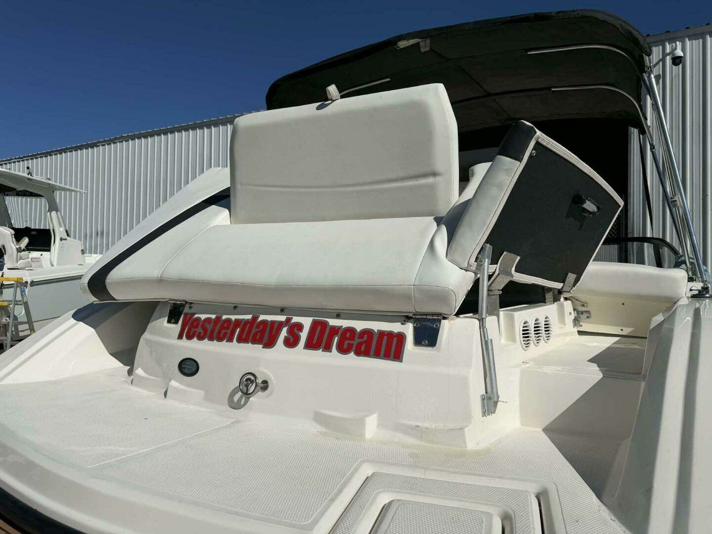 2015 Larson LX 225S IO - Image 24