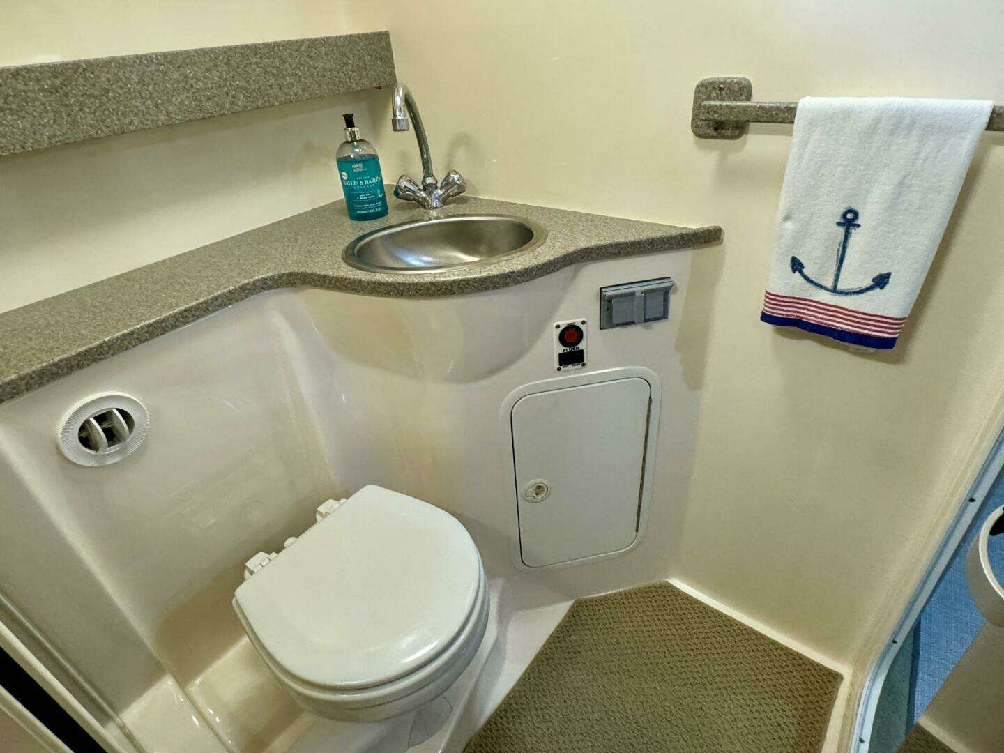 2004 Rinker 342 Fiesta Vee - Image 67
