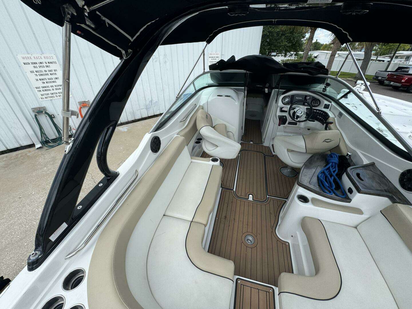 2017 Rinker QX 29 - Image 11
