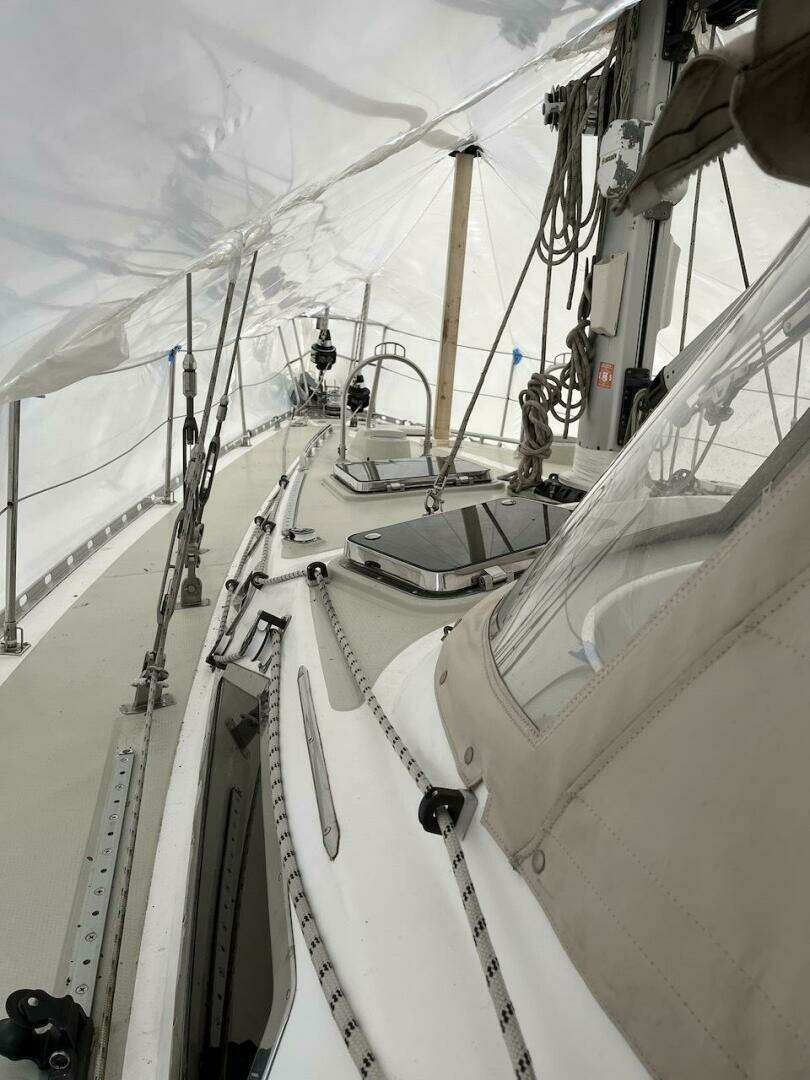 2004 Hylas 49 - Image 40