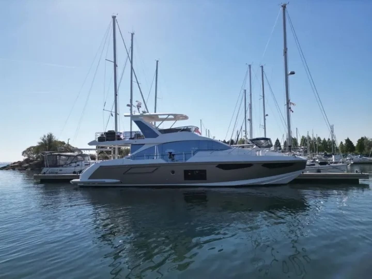 2024 Azimut FLY 60 - Image 2