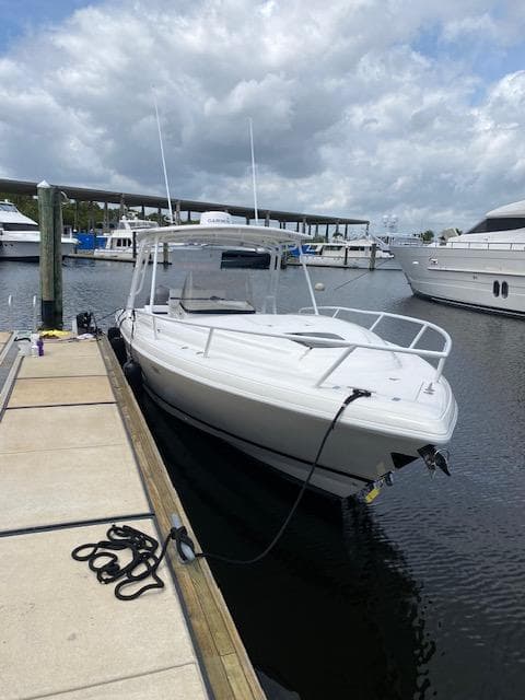 2008 Intrepid 327 Cuddy
