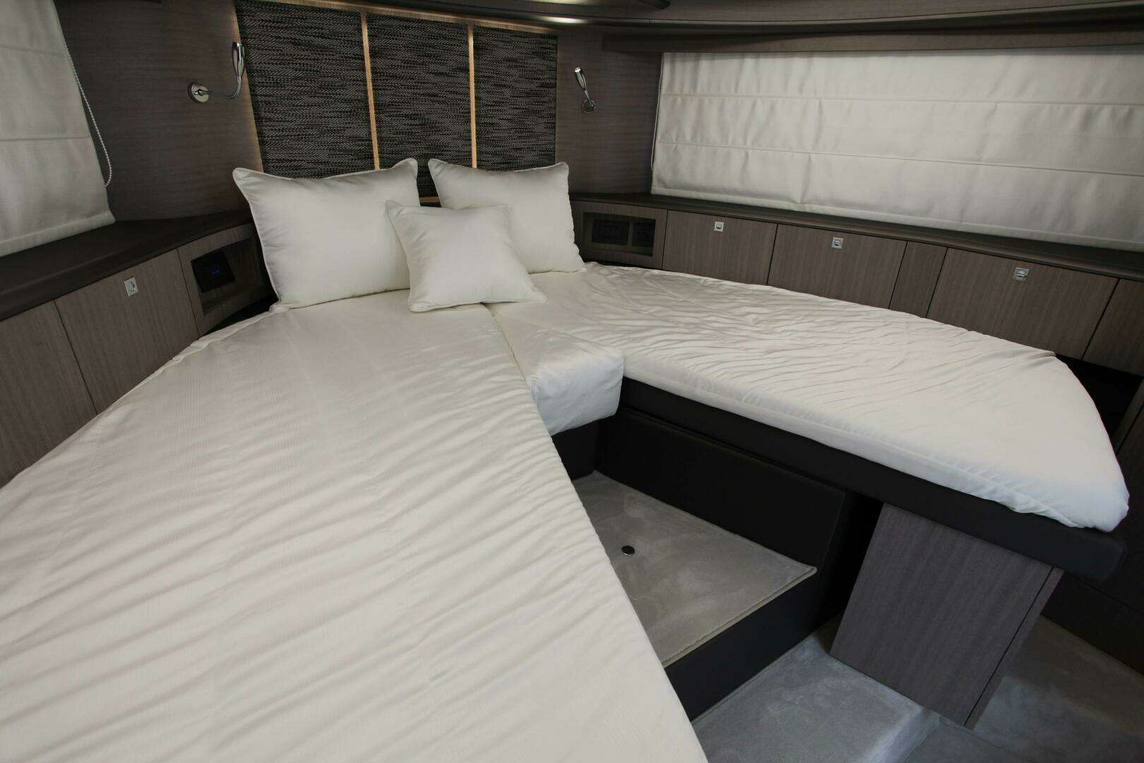 2025 Galeon — - Image 231
