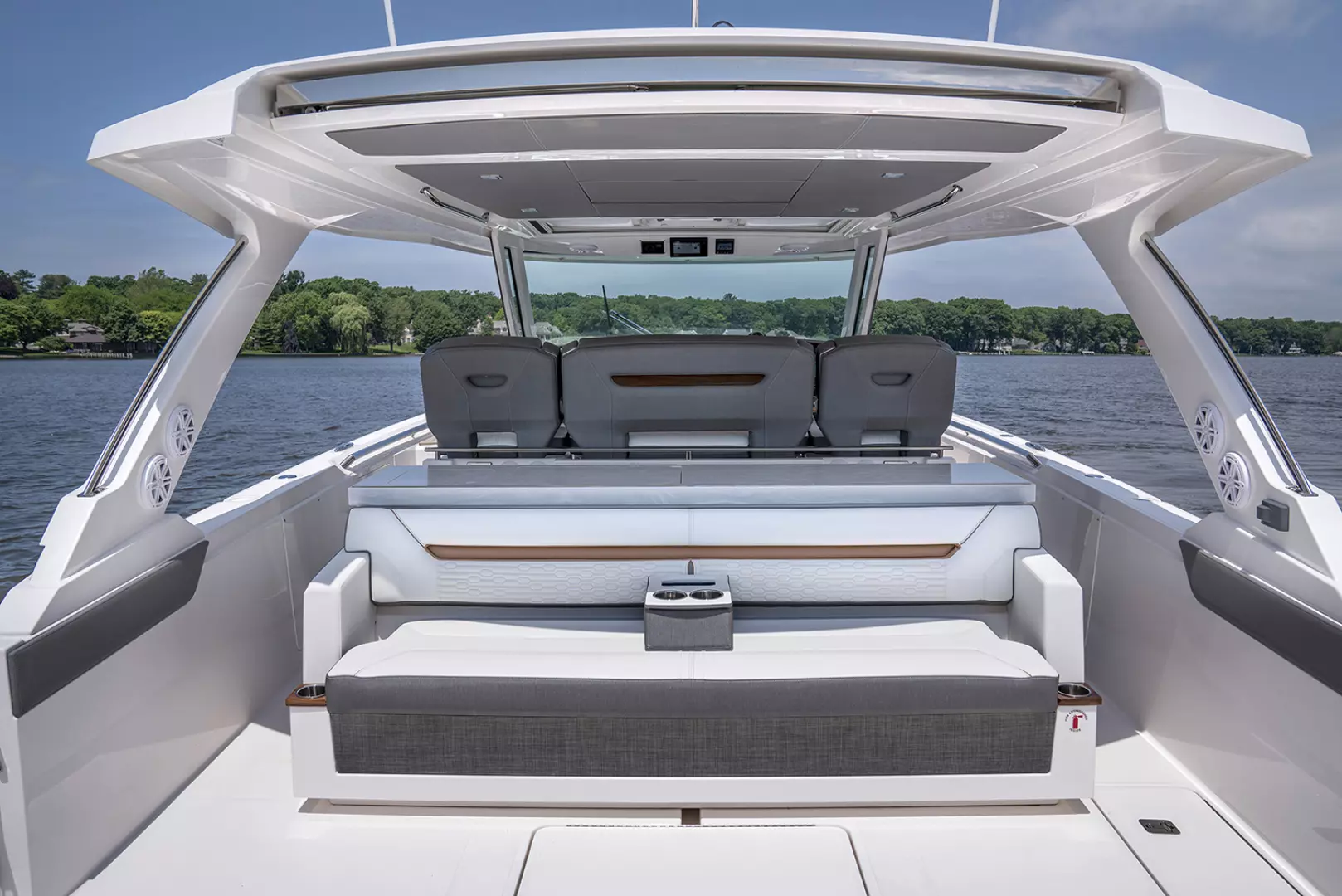 2021 Tiara Yachts 43LS - Image 21