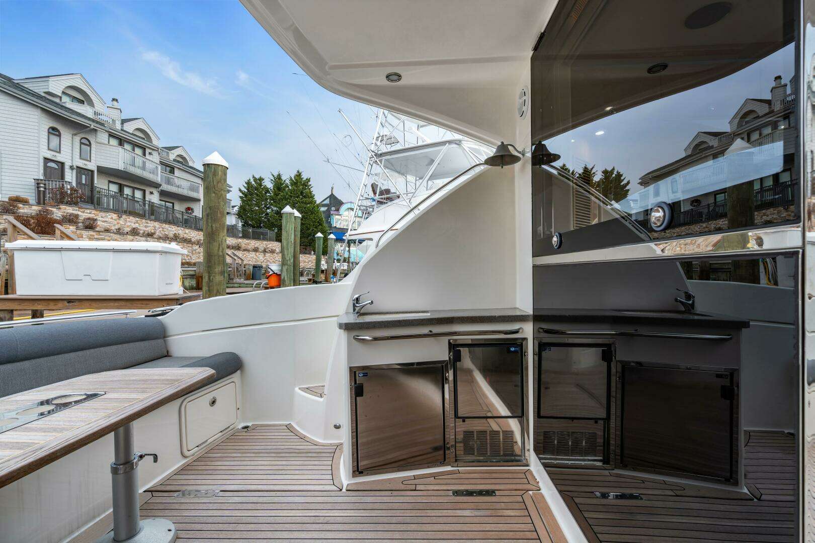 2014 Riviera 44 Sport Yacht - Image 27