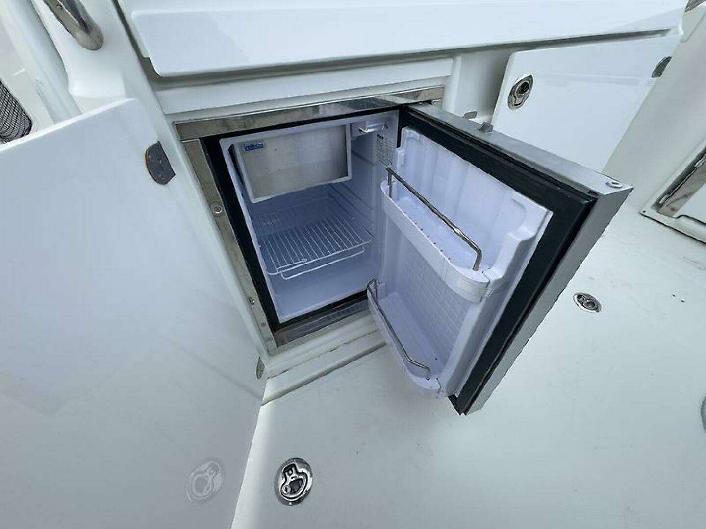 2023 Jeanneau 9.0 CC - Image 18