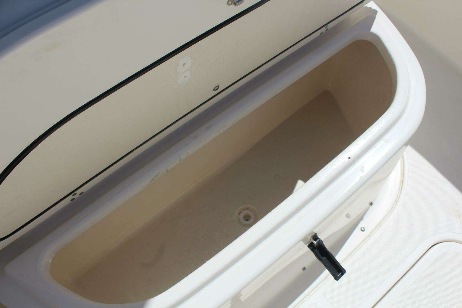2008 Pursuit 3100 Sport - Image 10