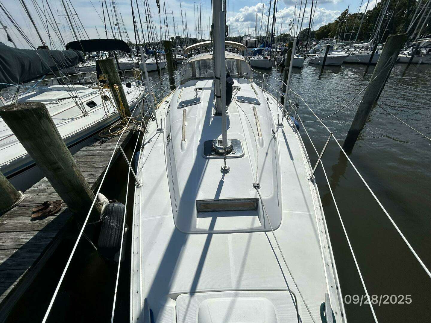 1998 Beneteau Oceanis 381 - Image 10