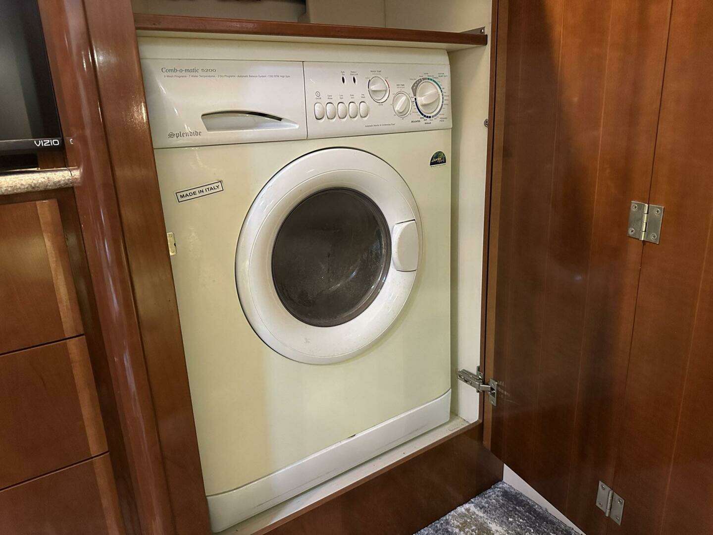 2007 Meridian 411 Sedan Bridge - Image 14