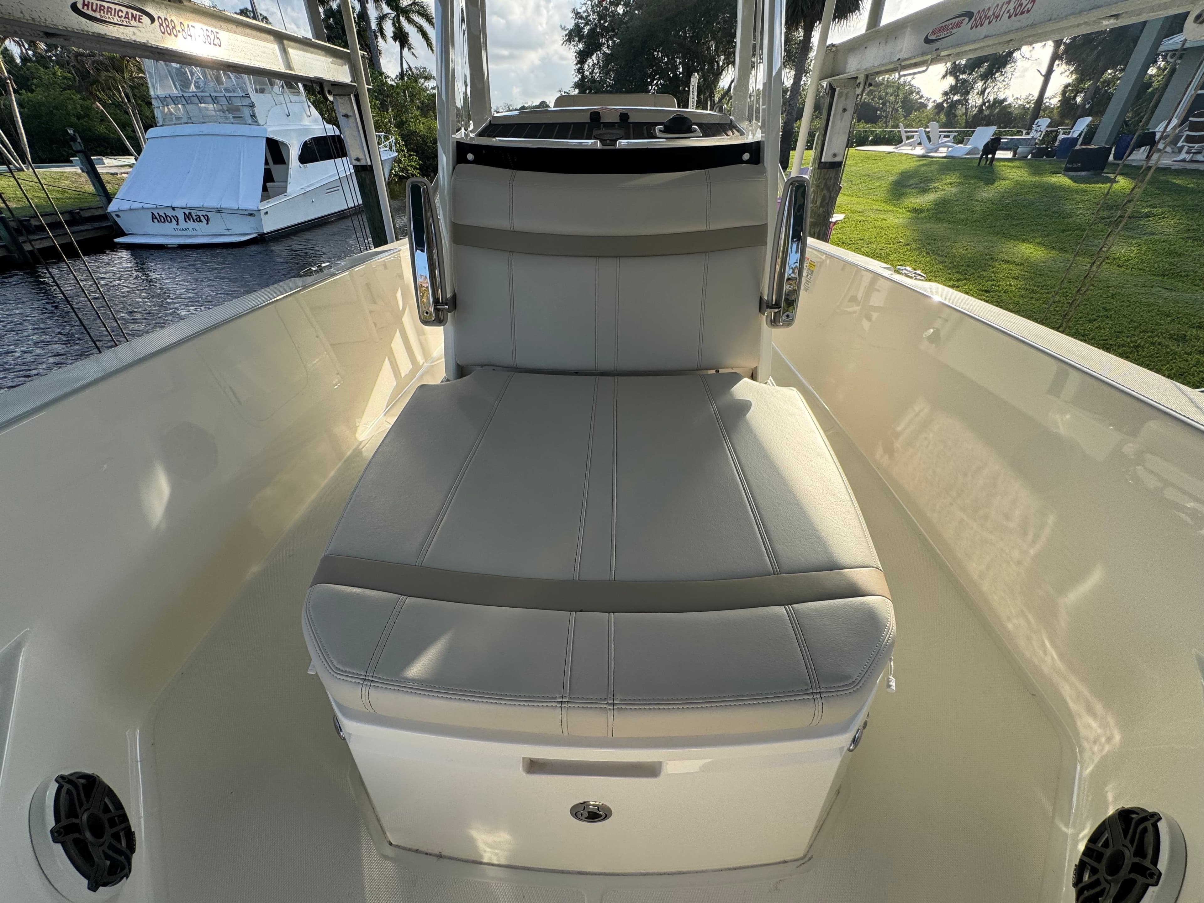 2024 Boston Whaler 250 Dauntless - 19