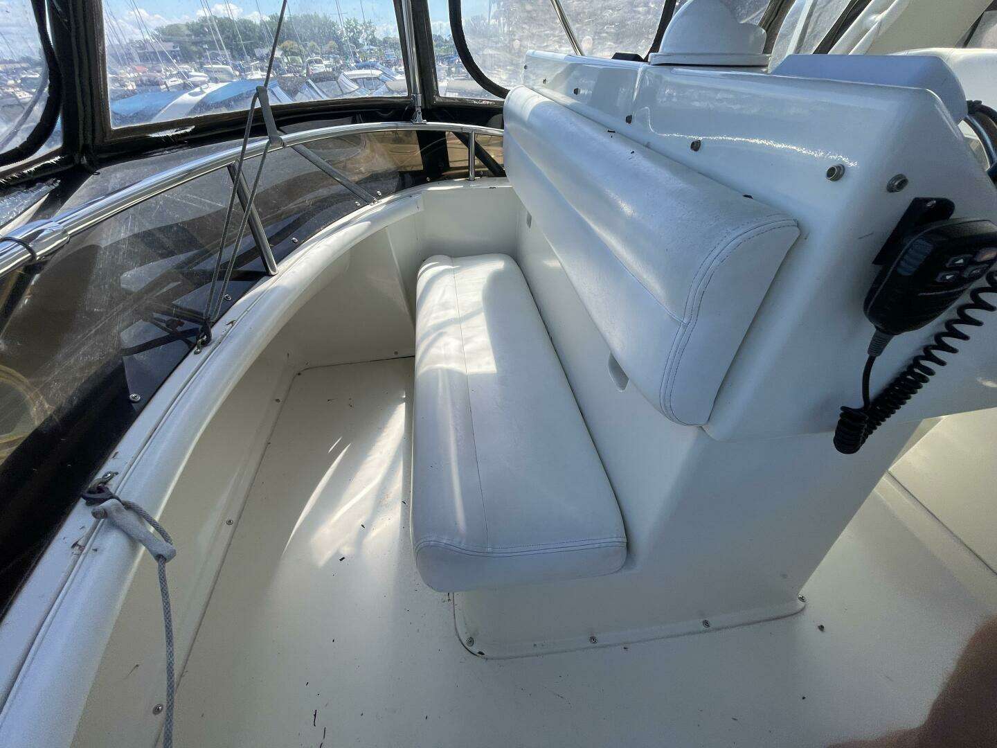1994 Silverton 34 Motor Yacht - Image 21