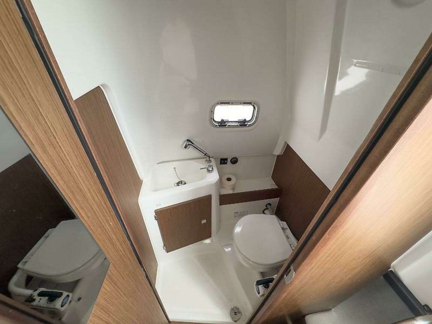 2023 Jeanneau 9.0 CC - Image 32