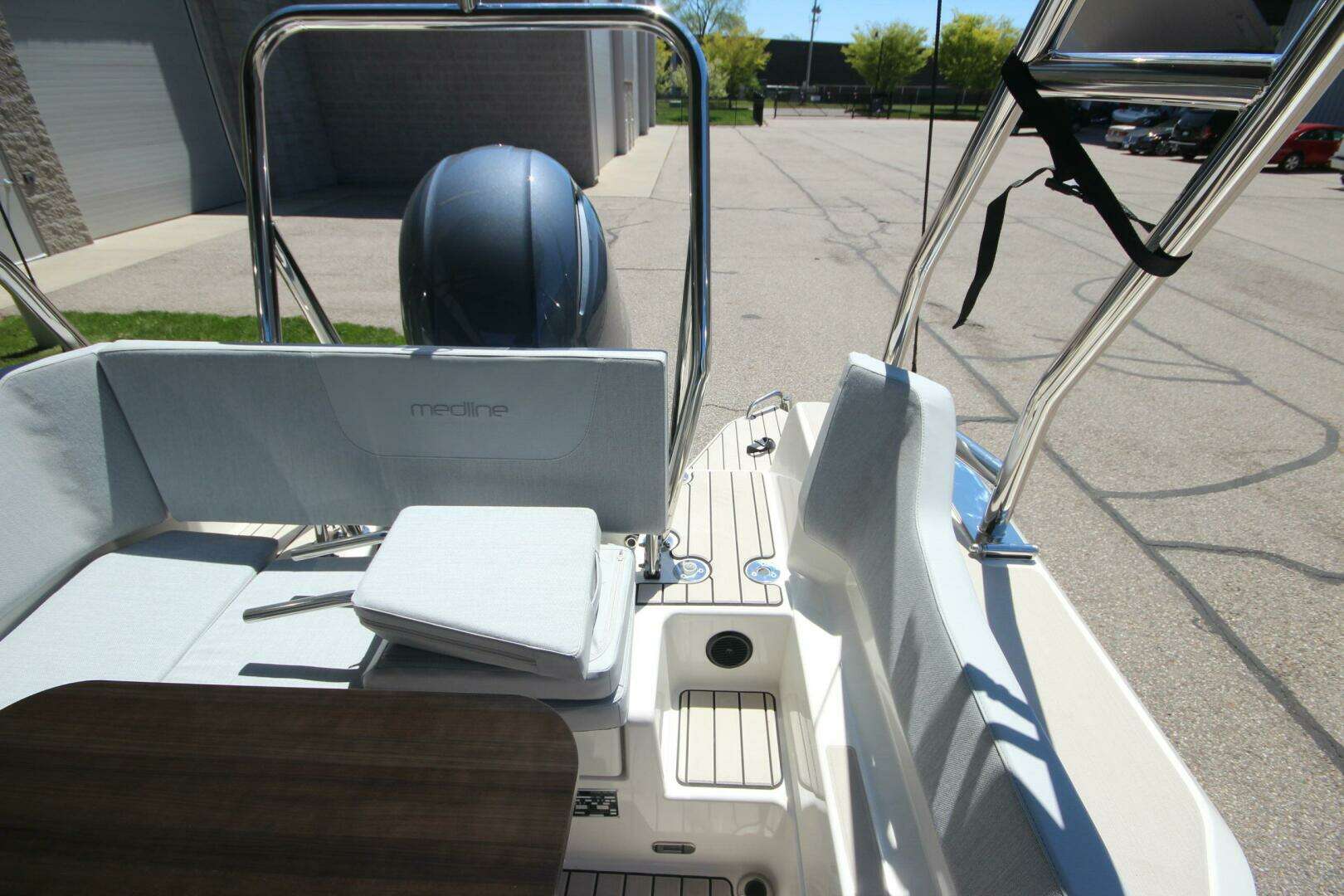 2025 Zodiac Medline 6.8 NEO - Image 10