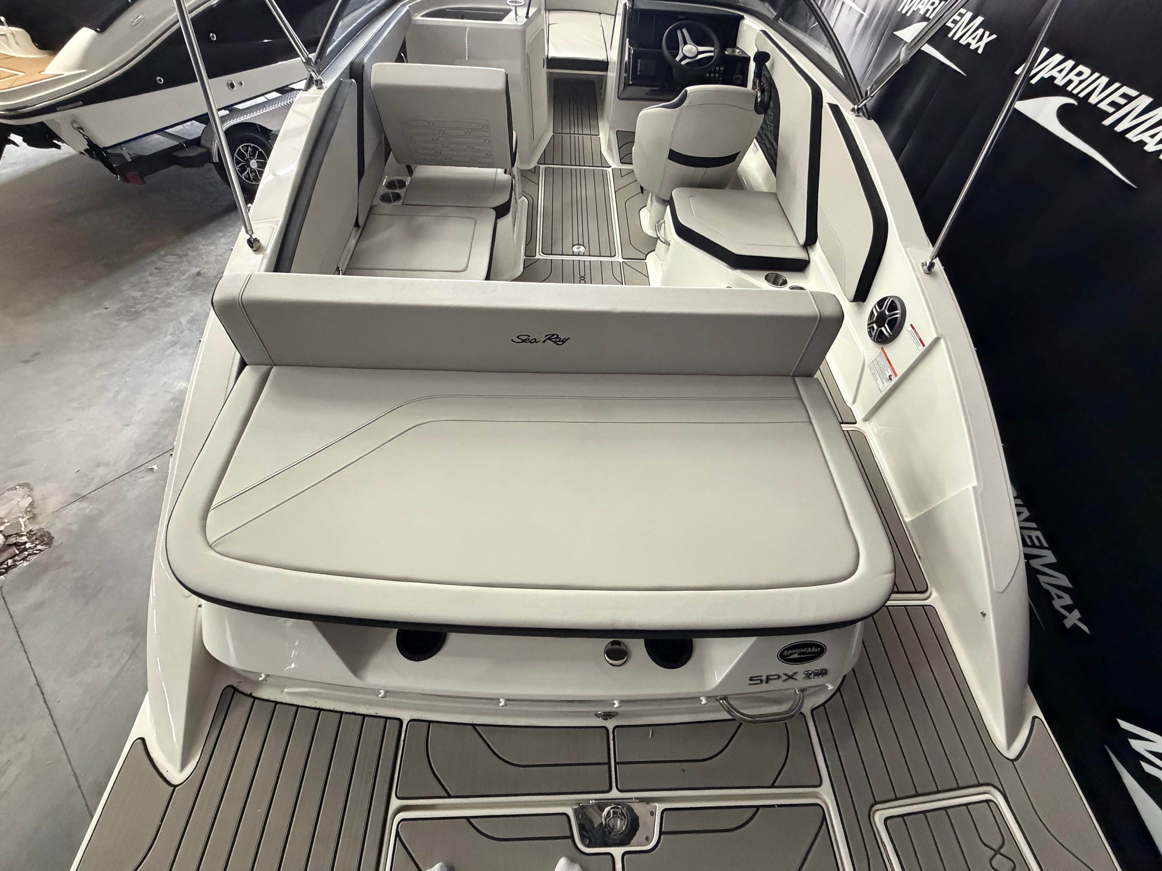 2026 Sea Ray SPX 210 - 12