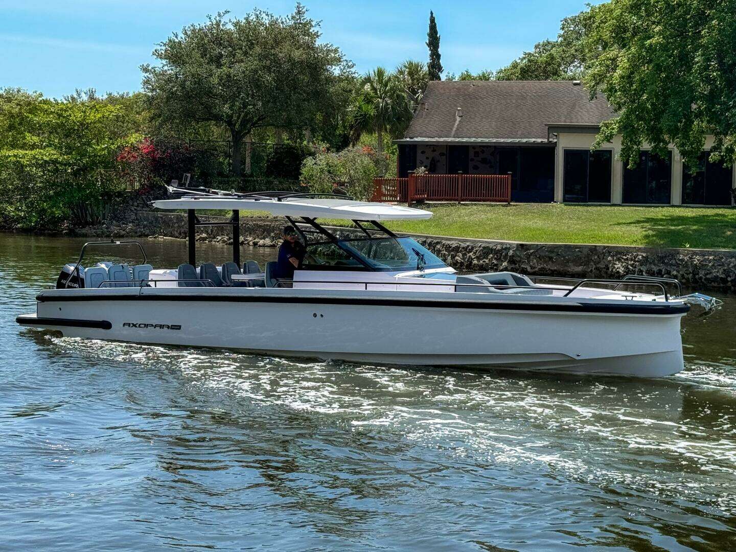 2024 Axopar 37 Sun Top - Image 4