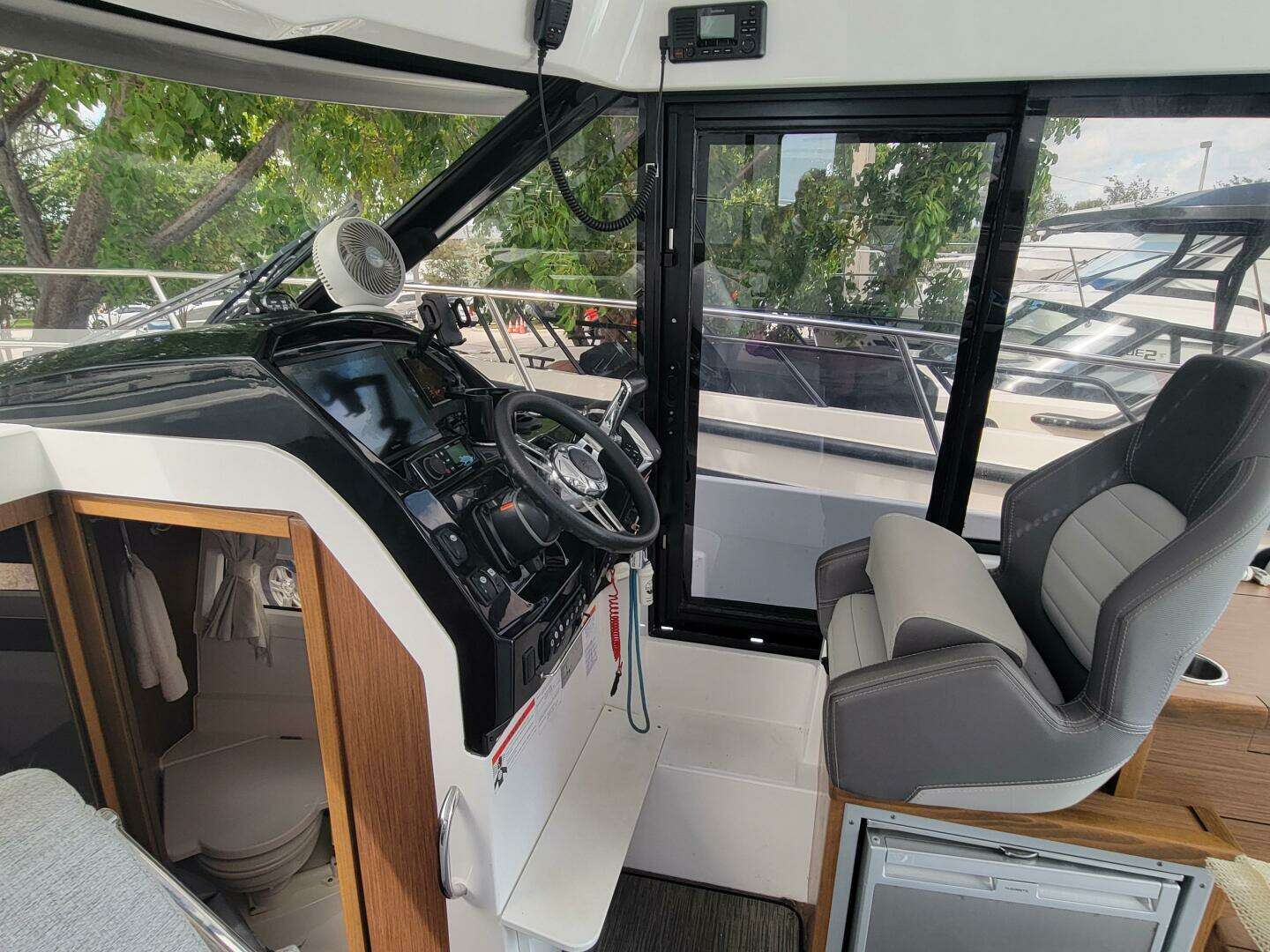 2023 Jeanneau NC895 - Image 11