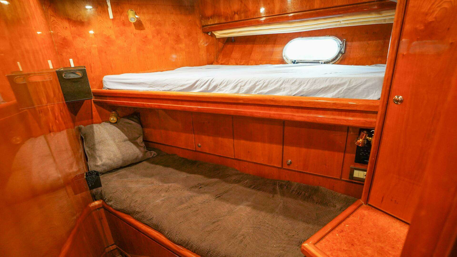 2001 Motor Yacht 82MY - Image 41