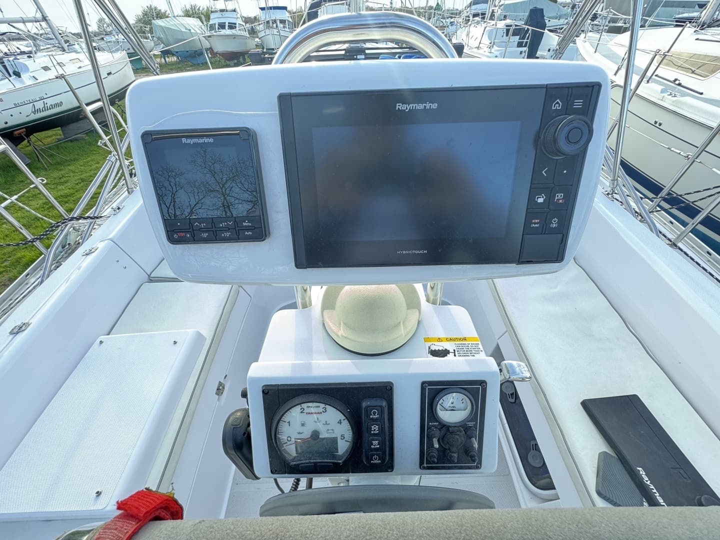 2019 Catalina 315 - Image 12