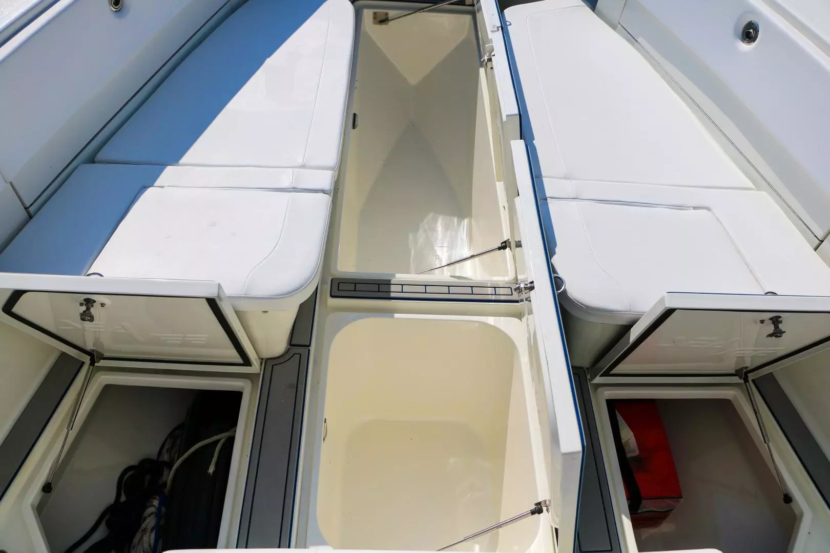 2016 SeaVee 390Z - Image 11