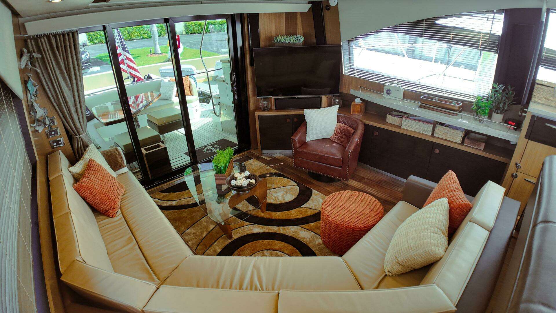 2016 Sea Ray L590 Fly - Image 5