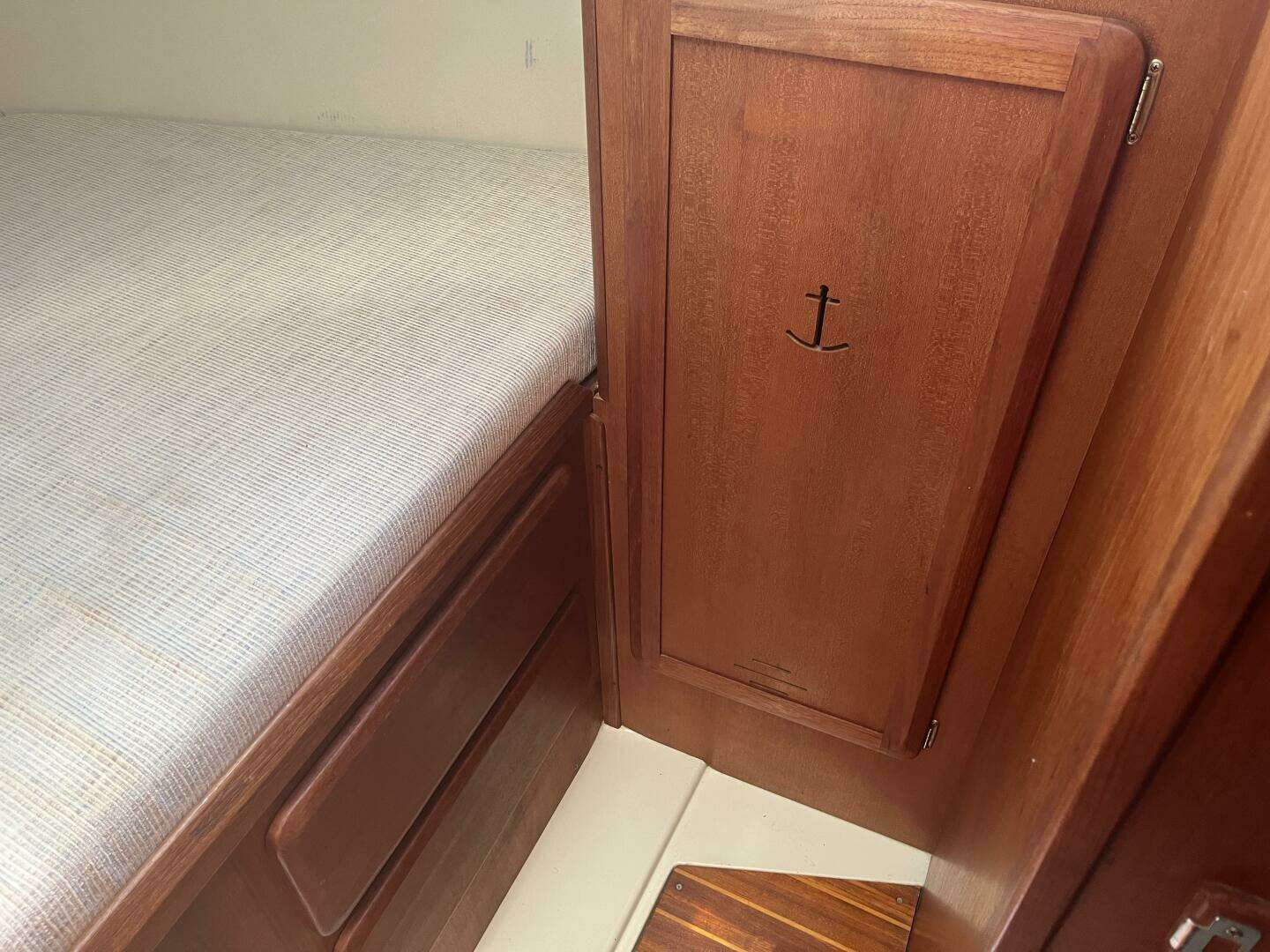 1992 Hunter 33.5 - Image 39
