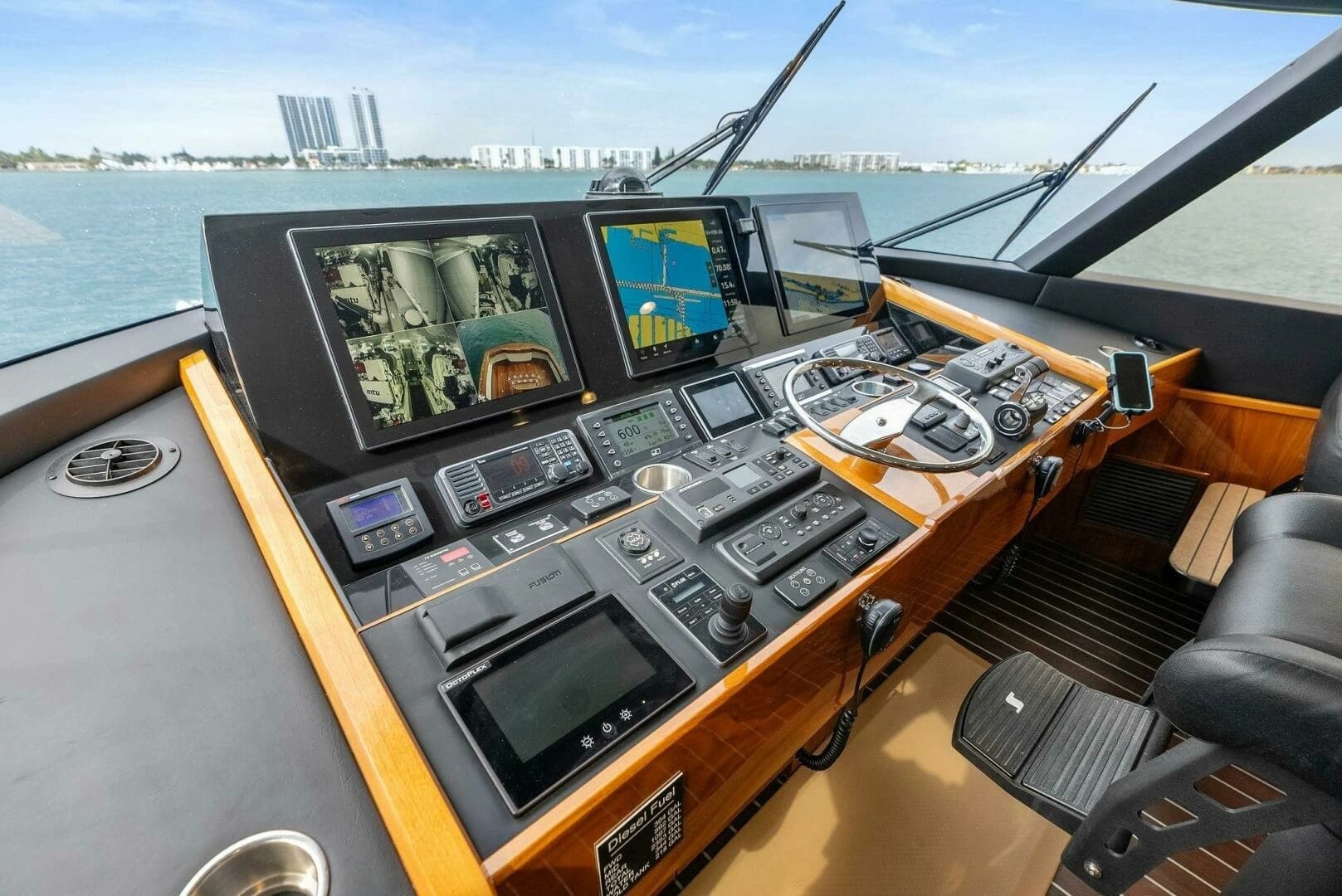 2022 Viking 68 Enclosed Bridge - Image 21