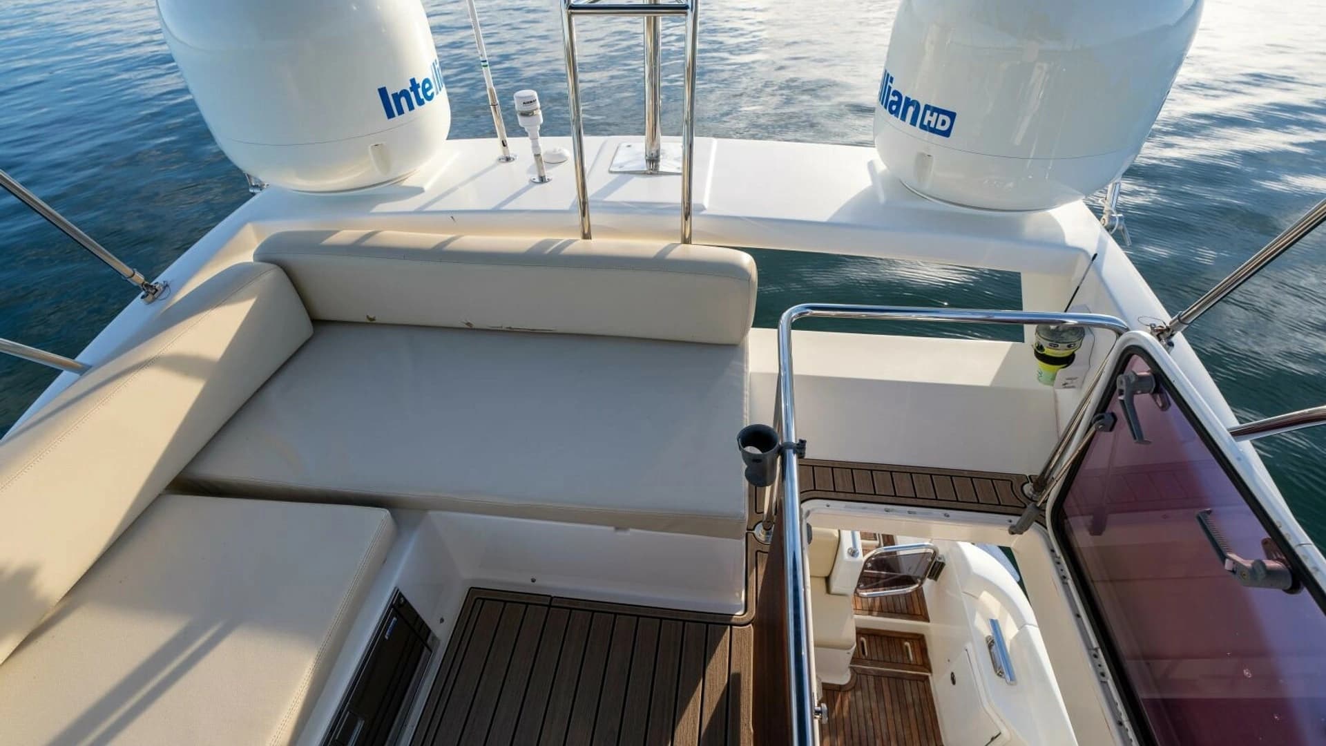 2013 Azimut 40 Flybridge - Image 52