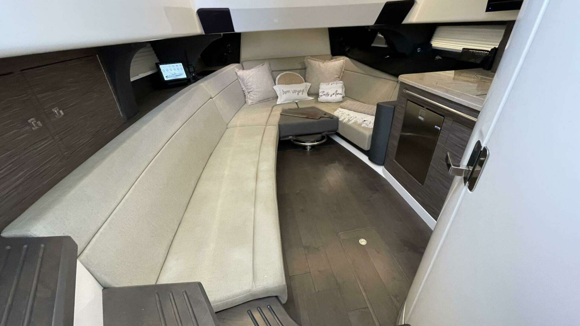 2016 Boston Whaler — - Image 148