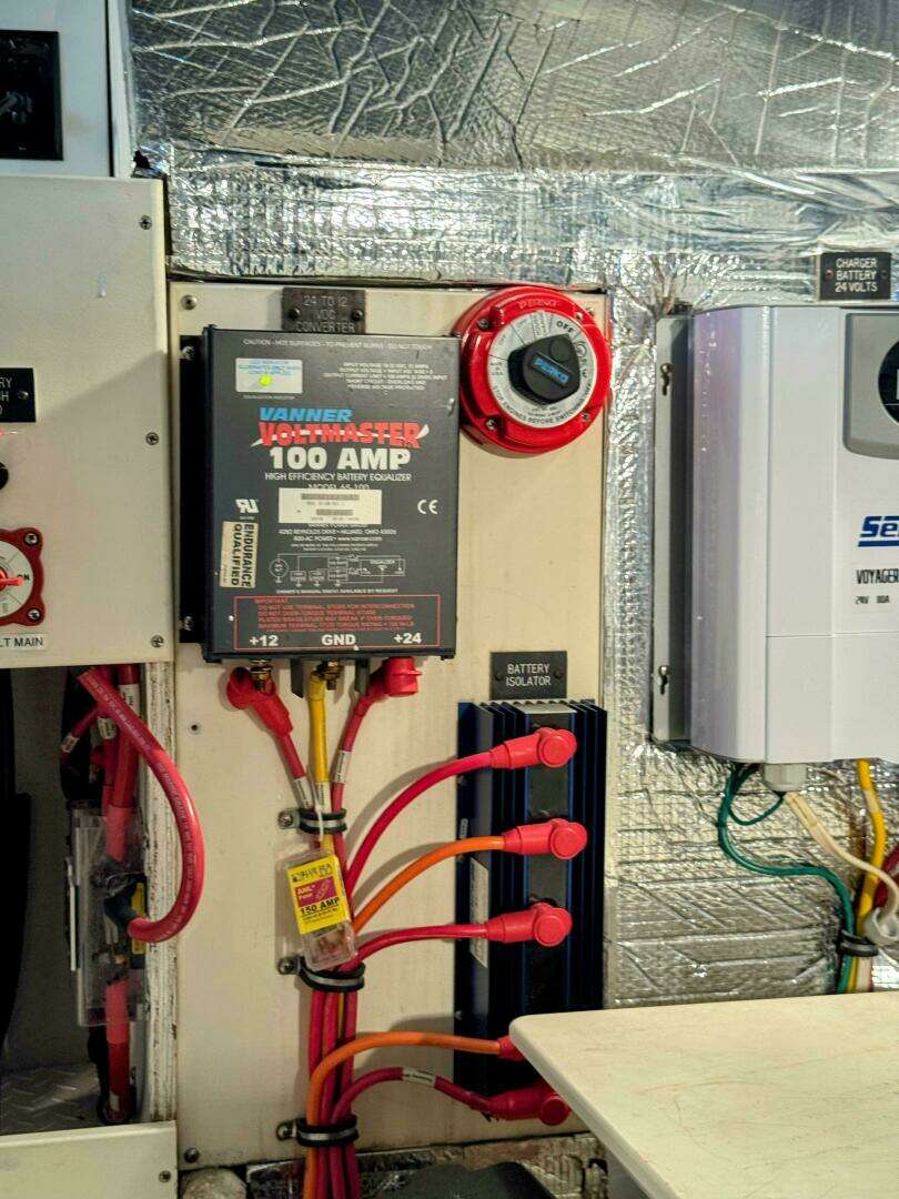 2005 Cruisers Yachts 540 Express - Image 70