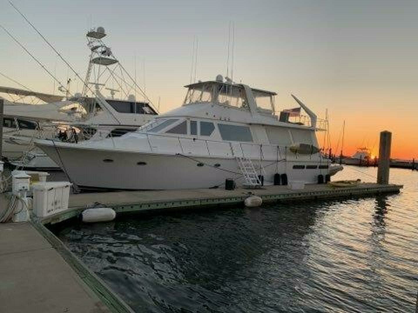 1988 Viking Motor Yacht - Image 5