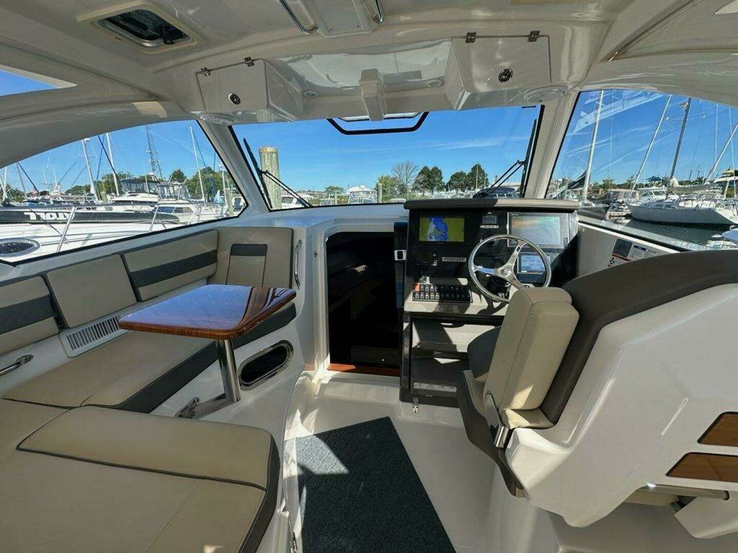 2020 Pursuit 355 OS - Image 4