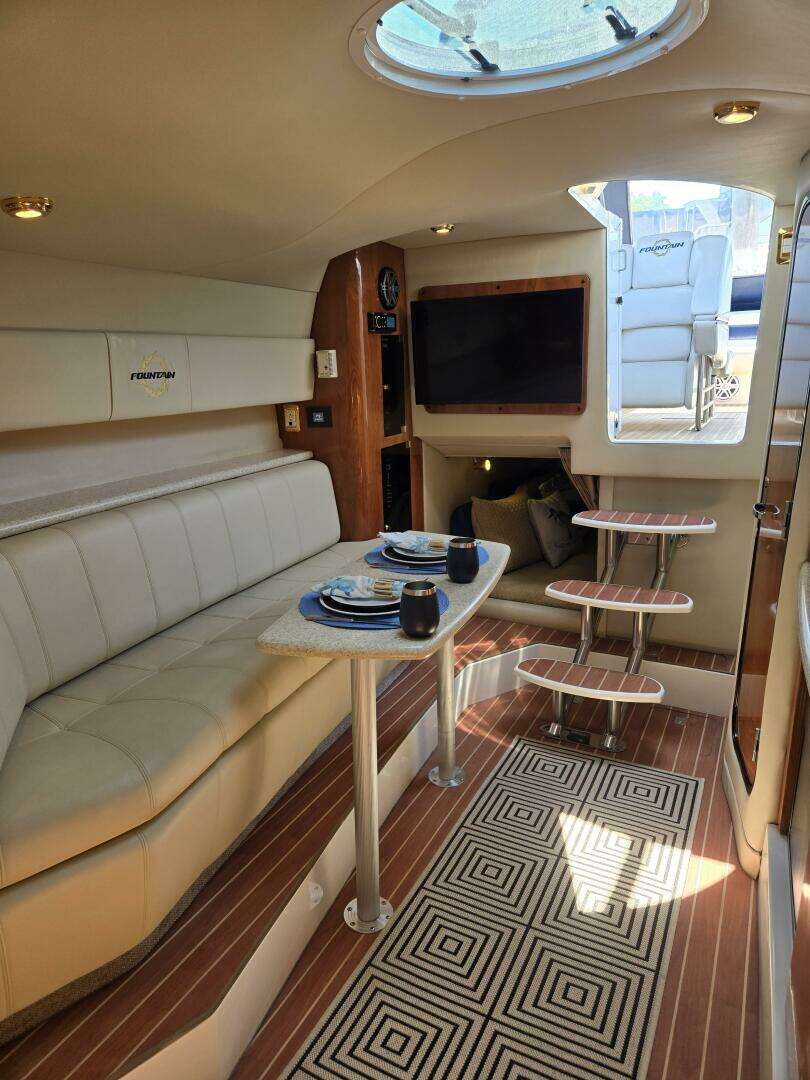 2007 Fountain 38 Express Cruiser - Image 9