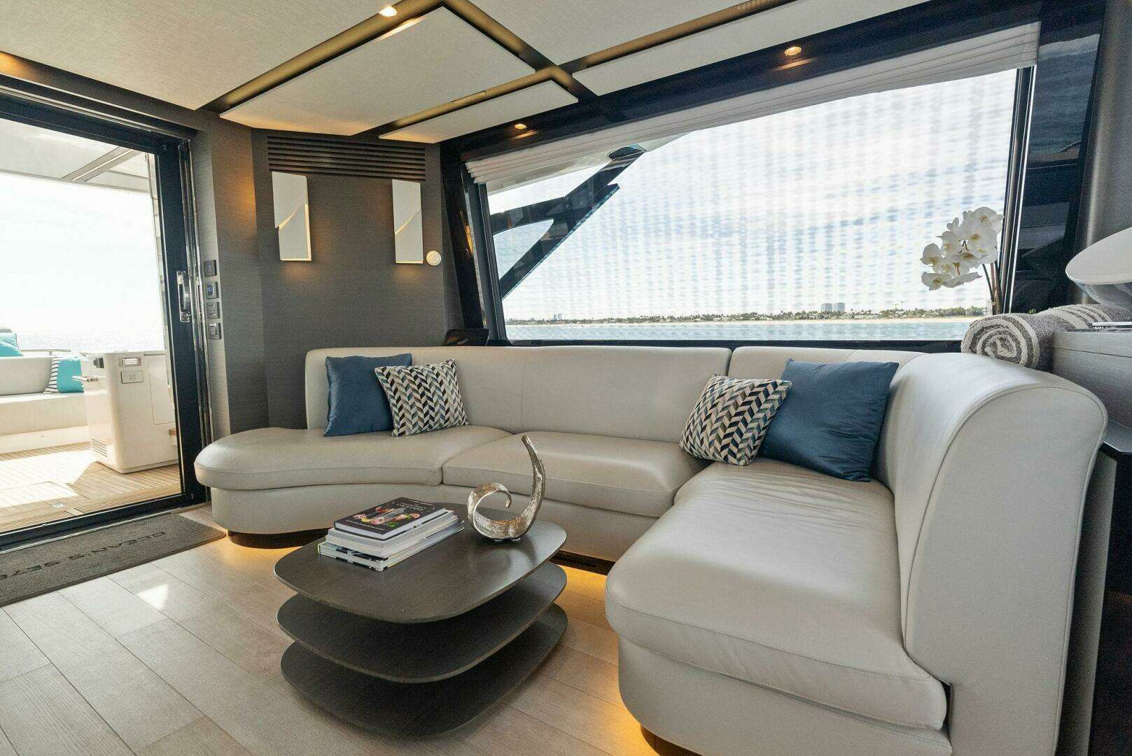 2022 Azimut S8 - Image 23