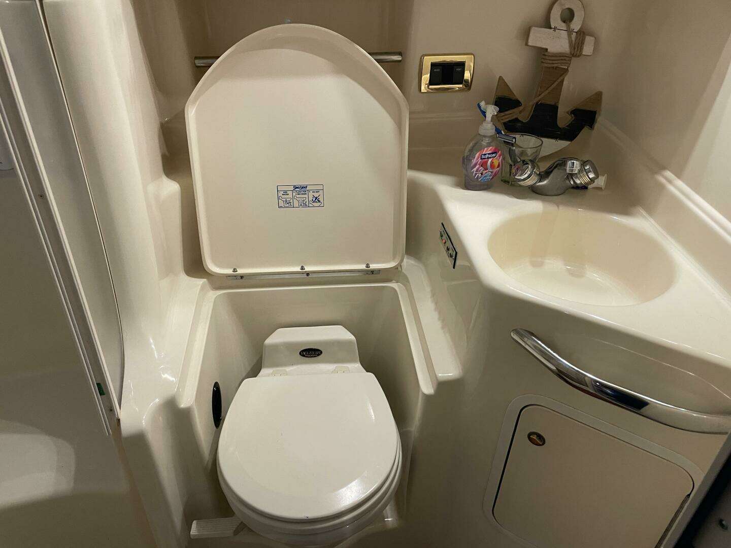 2001 Sea Ray 380 Sundancer - Image 34