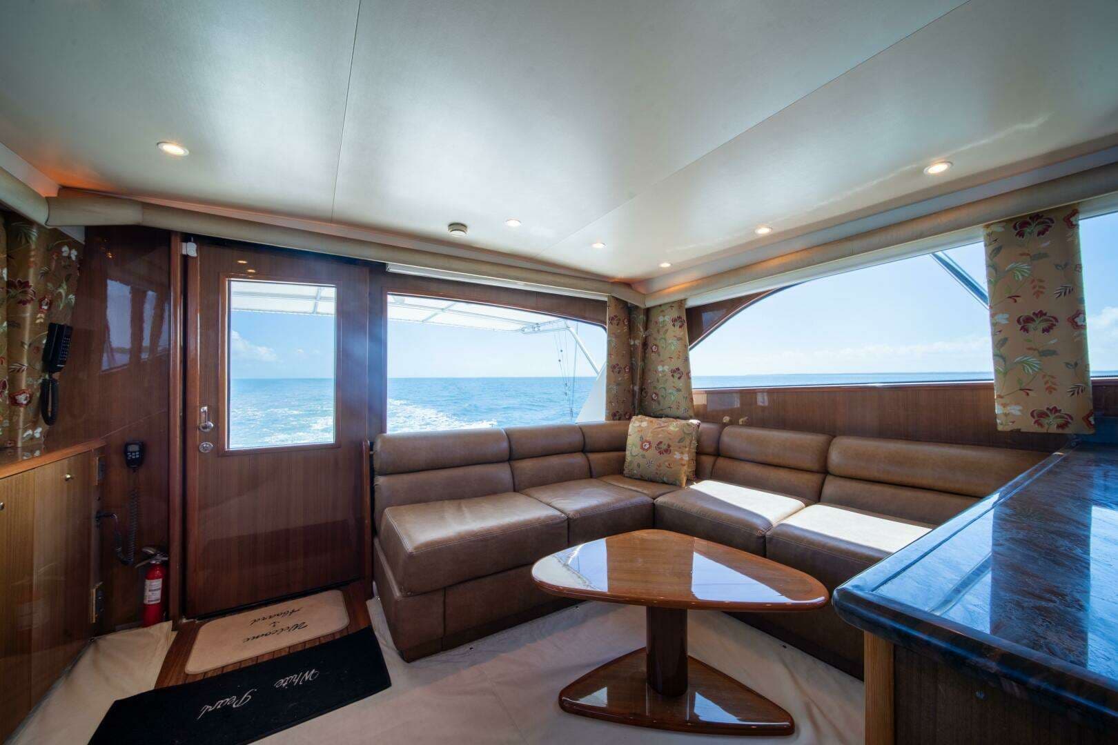 2006 Viking 52 Convertible - Image 10