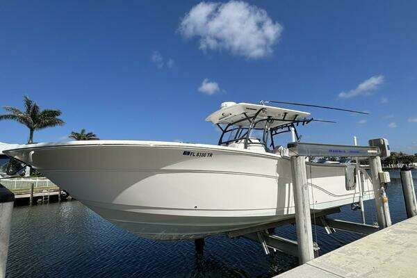2023 Sea Fox 328 Commander - Image 1