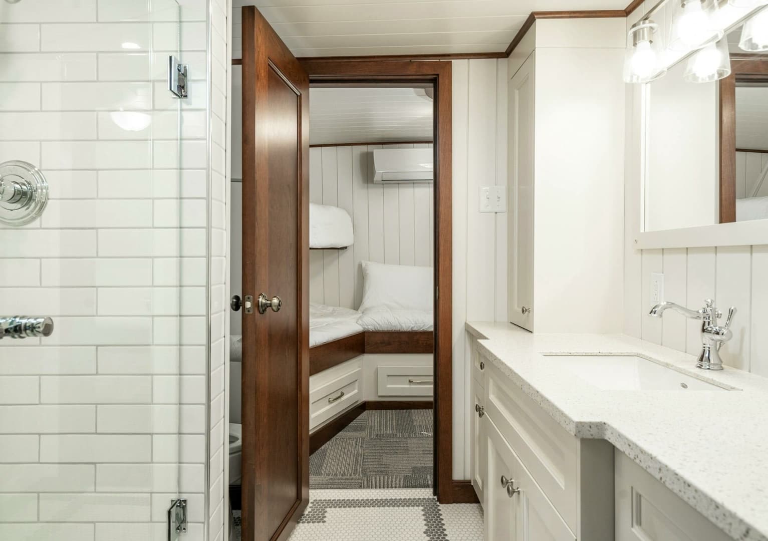 2021 Glovertown Sy — - Image 32
