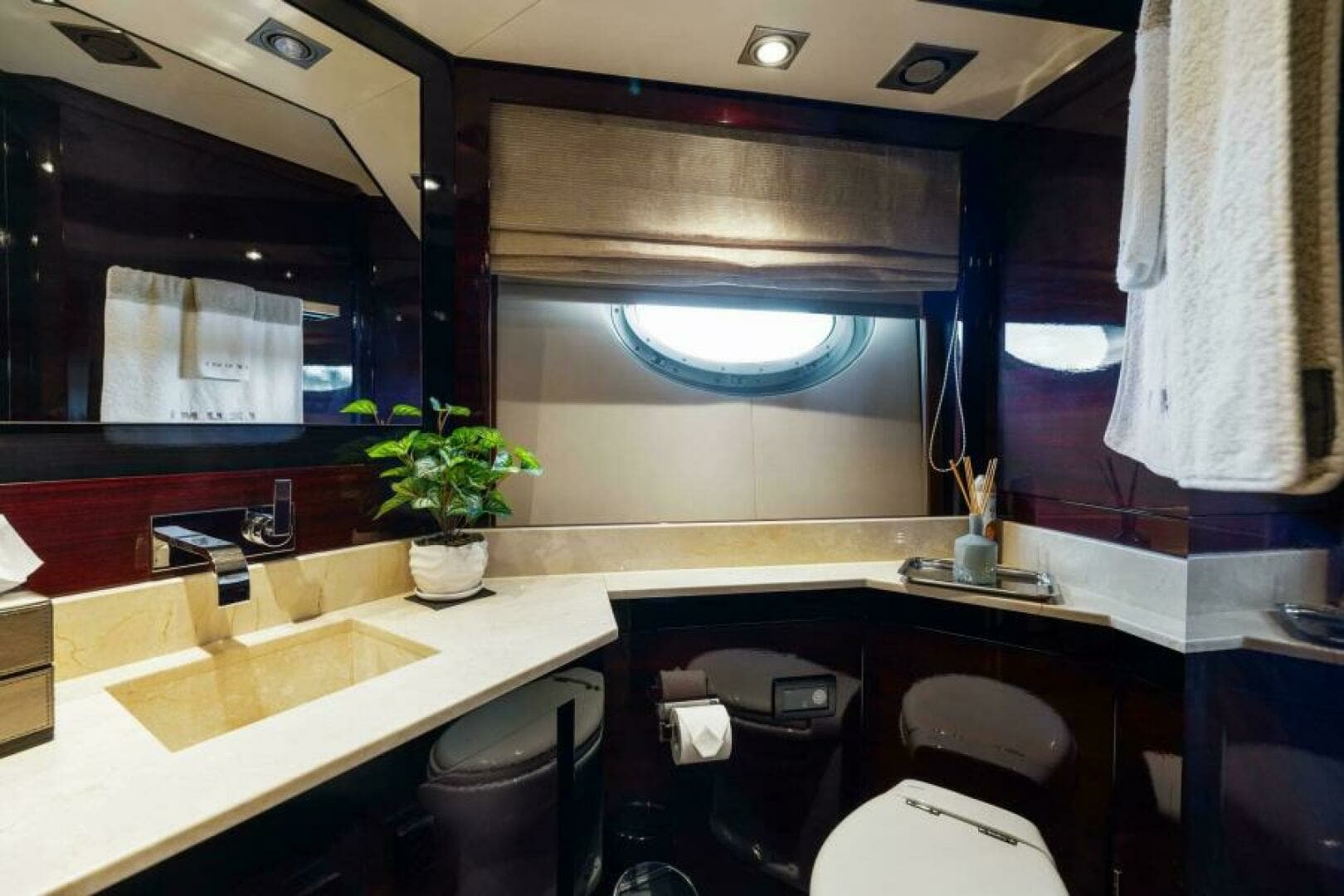 2008 Palmer Johnson 124 Sports Cruiser - Image 46